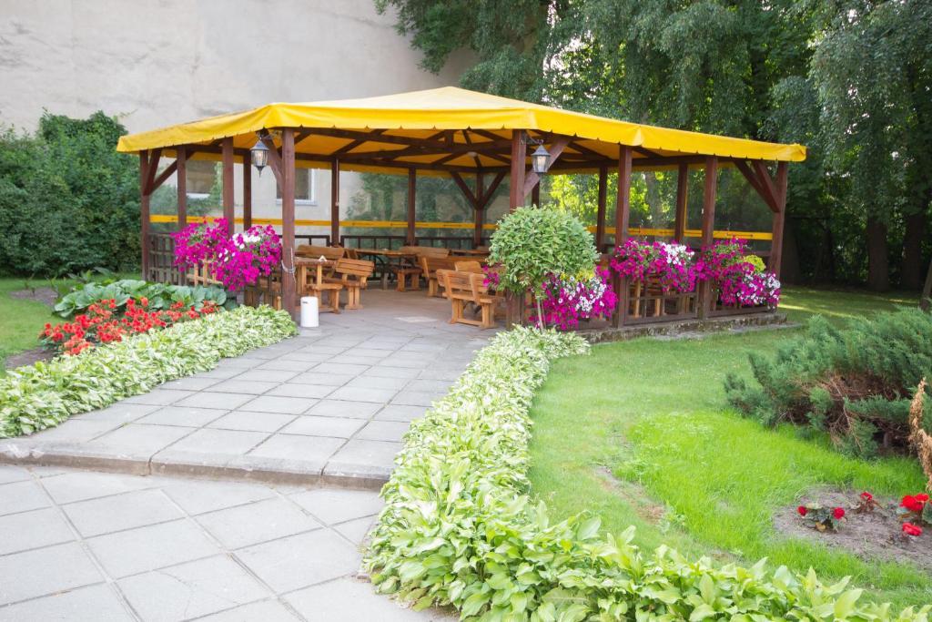 Deims Hotel Šilutė Dış mekan fotoğraf