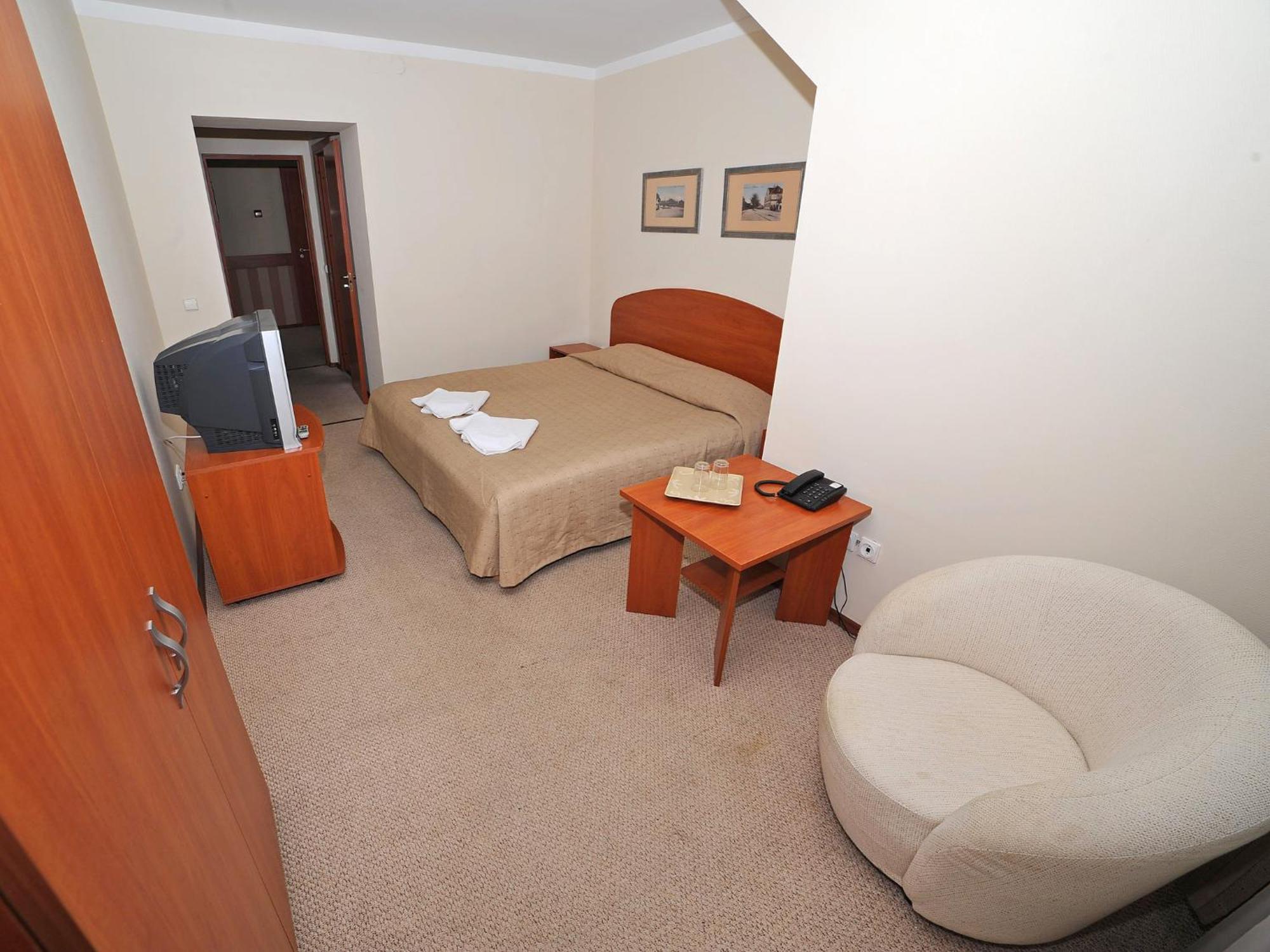 Deims Hotel Šilutė Dış mekan fotoğraf